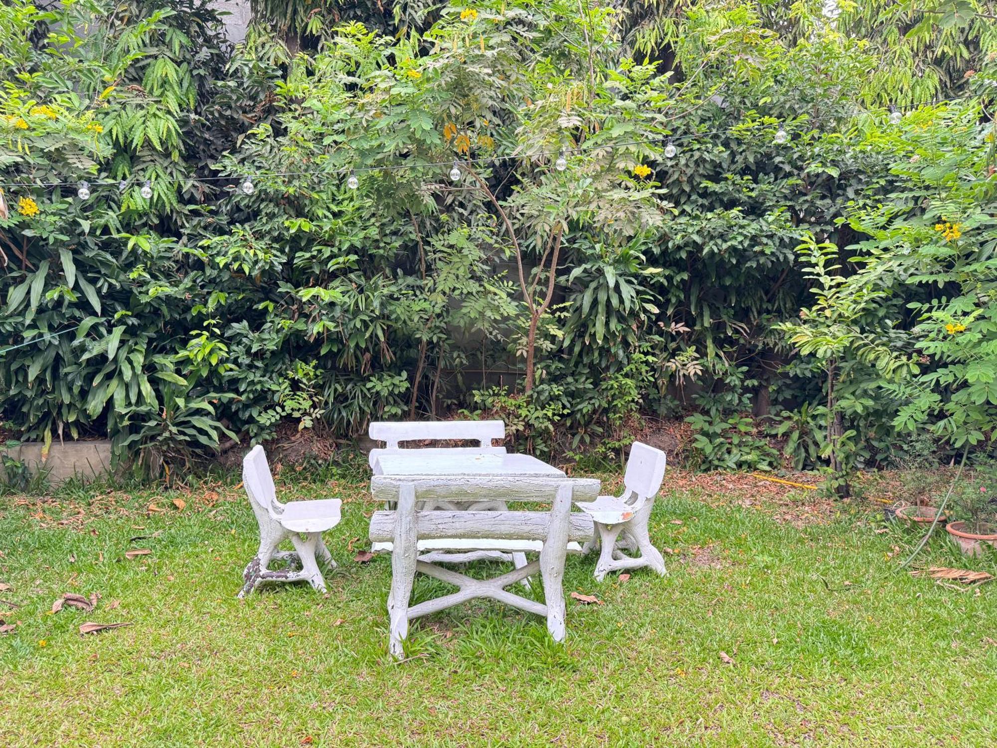 Collection O Khu Mueang Near Tha Phae Gate Formerly Lai Thai Guesthouse Chiang Mai Esterno foto